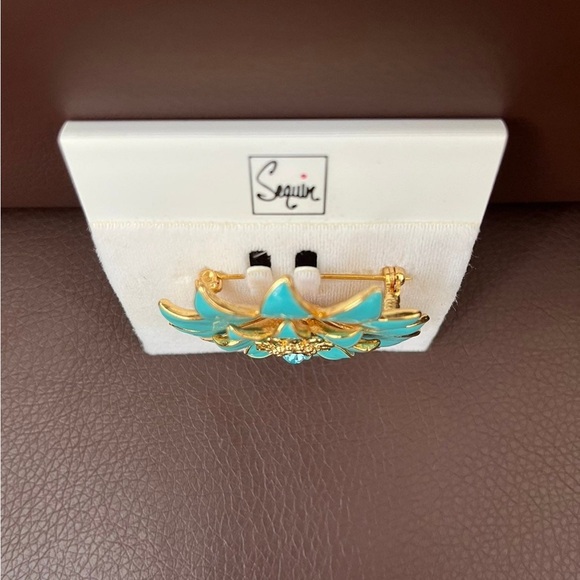 Turquoise Flower Brooch - Picture 2 of 3